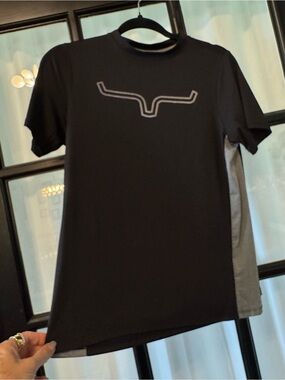 Kimes Ranch Black Short-Sleeve Logo Tee with Gray Side Panels